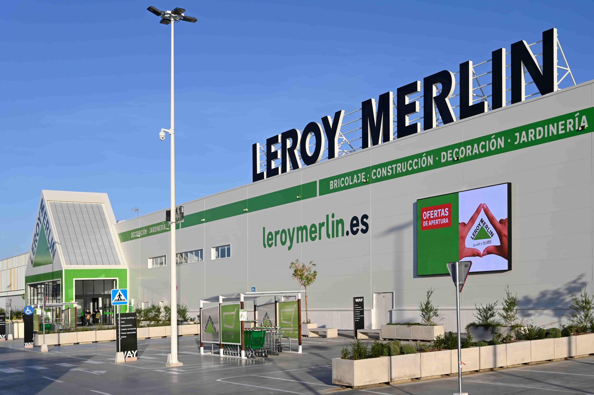 Fachada de una tienda de Leroy Merlin