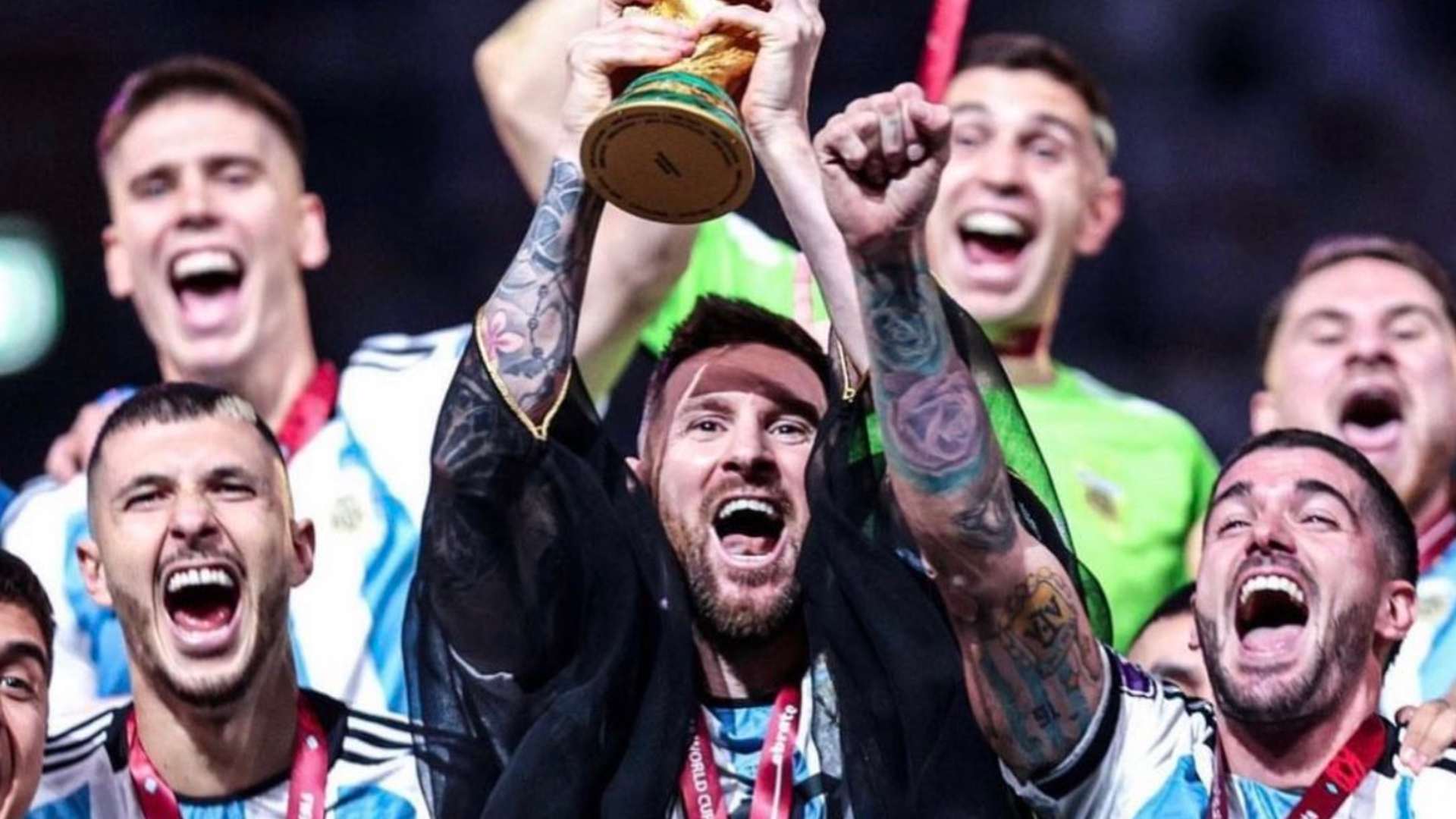 El bisht catar o c mo Adidas se qued fuera de la foto m s