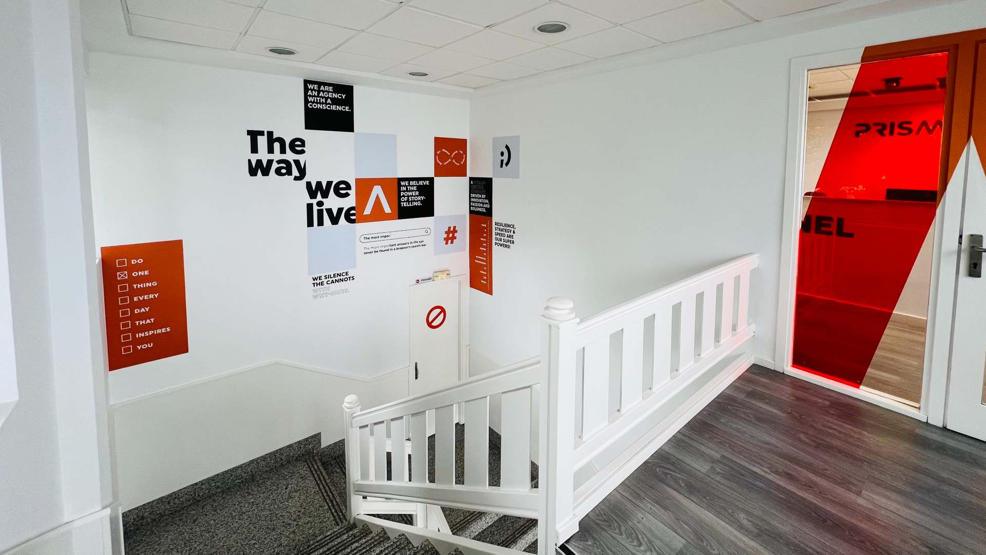 espacio de las oficinas de la agencia en Santander